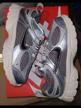 Nike Kids Vomero 5 Lightweight Sneakers 9C